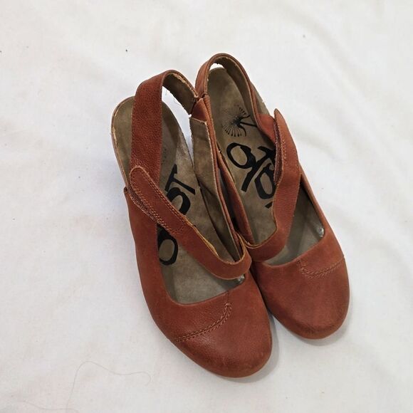 OTBT  SHOES SIZE 7.5 - Picture 1 of 9